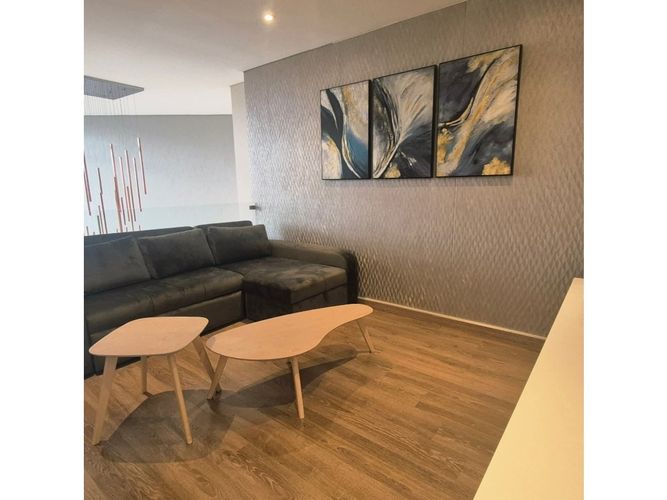 Apartamento de 3 alcobas en venta en Los Rosales, Bogotá, 246 m² · foto 11 de 18