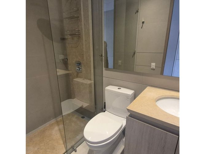 Apartamento de 3 alcobas en venta en Los Rosales, Bogotá, 246 m² · foto 17 de 18