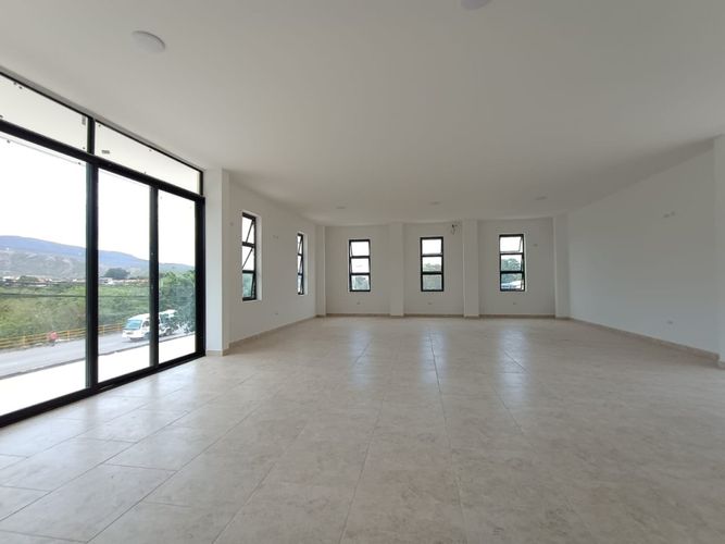 Local en arriendo en Pisarreal, Los Patios, 380 m² · foto 3 de 10