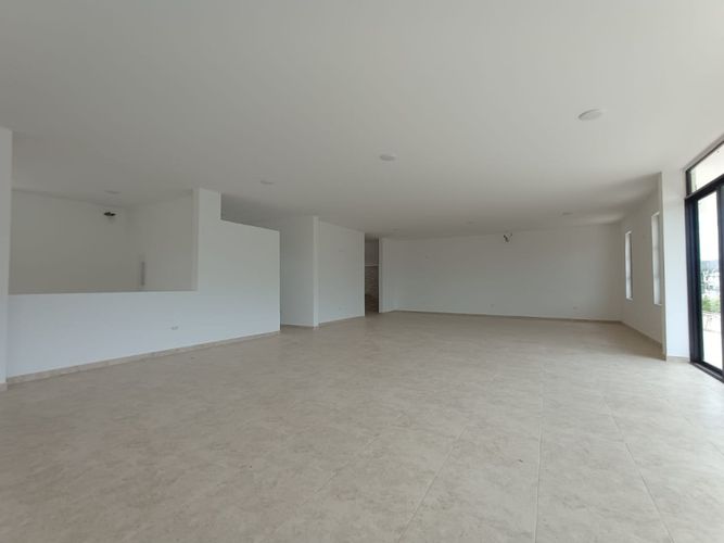 Local en arriendo en Pisarreal, Los Patios, 380 m² · foto 5 de 10