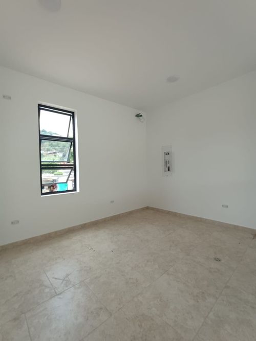 Local en arriendo en Pisarreal, Los Patios, 380 m² · foto 7 de 10
