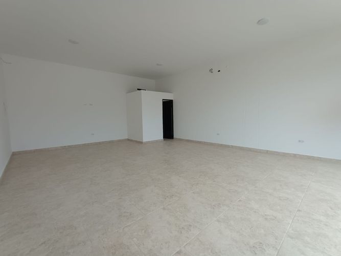 Local en arriendo en Pisarreal, Los Patios, 50 m² · foto 3 de 5