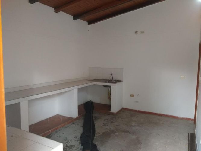 Local en arriendo en Quinta Oriental, Cúcuta, 20 m² · foto 3 de 8