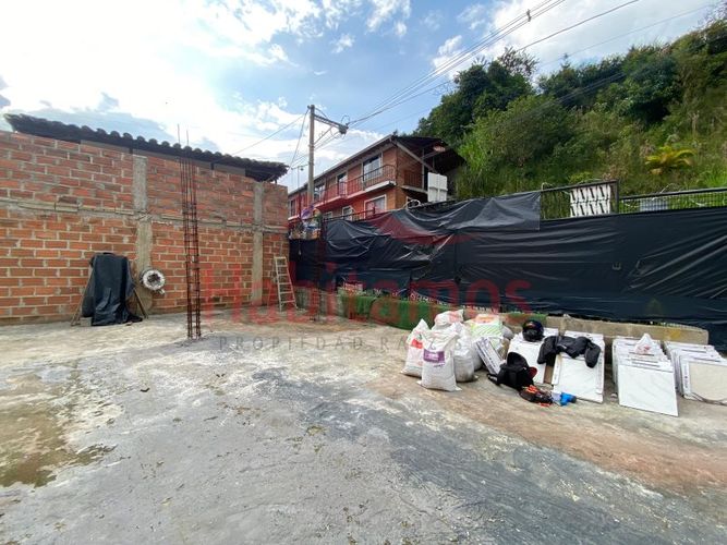 Casa de 14 alcobas en venta en Belén, Medellín · foto 2 de 24