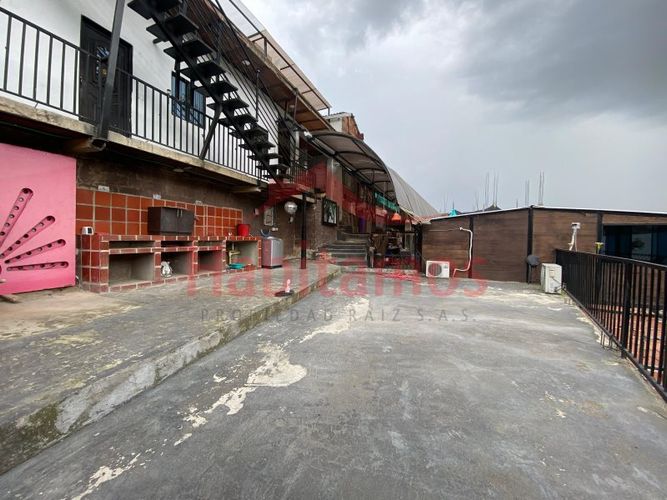 Casa de 14 alcobas en venta en Belén, Medellín · foto 4 de 24