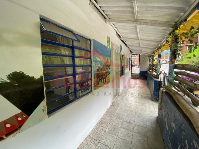 Casa de 14 alcobas en venta en Belén, Medellín · foto 7 de 24