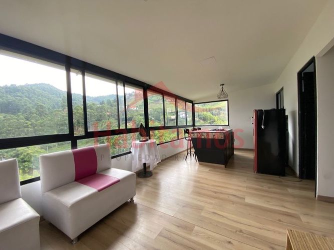 Casa de 14 alcobas en venta en Belén, Medellín · foto 18 de 24