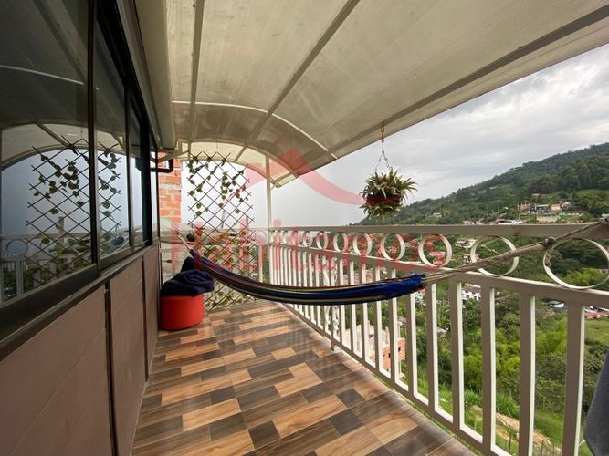 Casa de 14 alcobas en venta en Belén, Medellín · foto 20 de 24