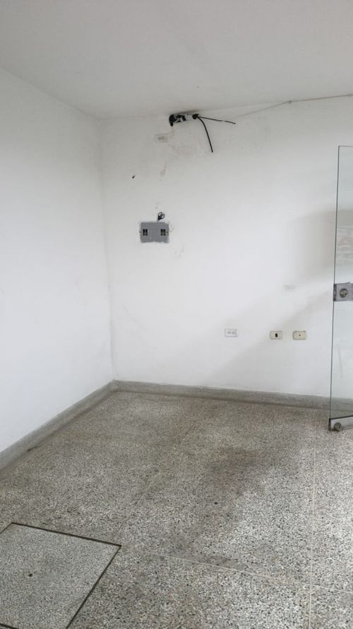 Local en arriendo en Latino, Cúcuta, 15 m² · foto 2 de 3