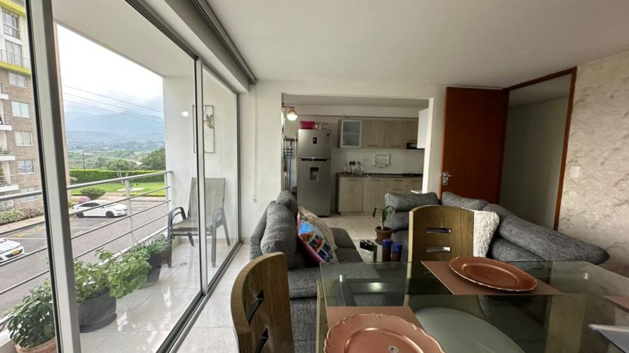 Apartamento de 3 alcobas en venta en La Floresta, Los Patios, 65 m² · foto 13 de 22