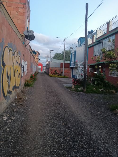 Casa de 5 alcobas en venta en Ub. Serrezuelita, Funza, 400 m² · foto 2 de 24