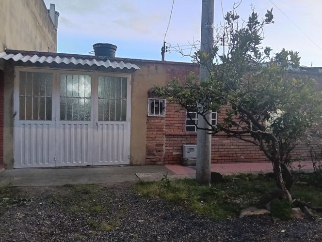 Casa de 5 alcobas en venta en Ub. Serrezuelita, Funza, 400 m² · foto 4 de 24