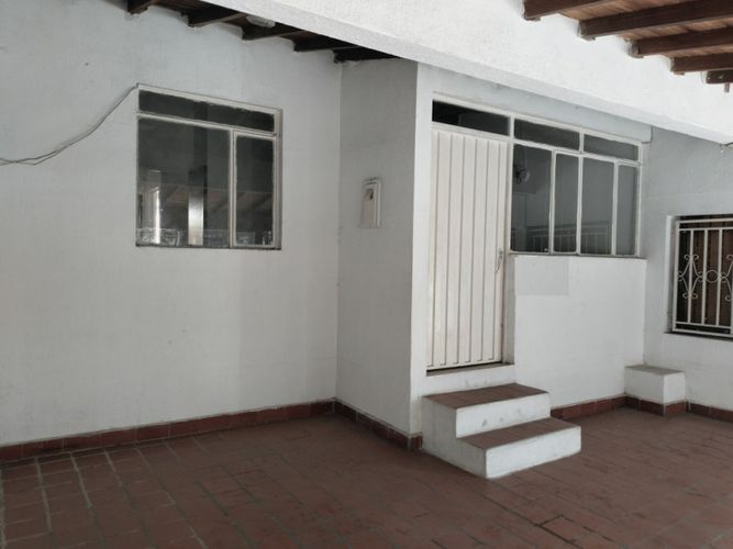 Casa de 3 alcobas en venta en Prados Del Norte, Cúcuta, 90 m² · foto 3 de 17