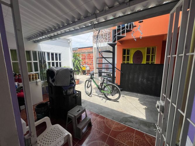 Casa de 6 alcobas en venta en Patios Centro, Los Patios, 372 m² · foto 2 de 12