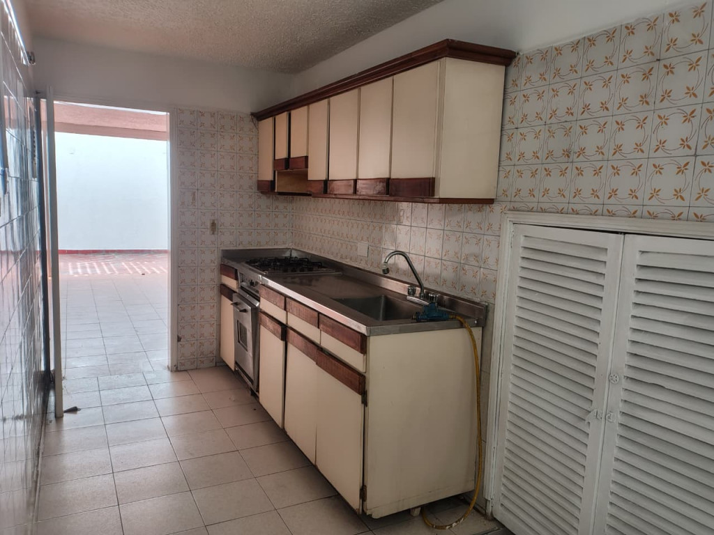 Apartamento en venta en La Riviera, Cúcuta · foto 3 de 24