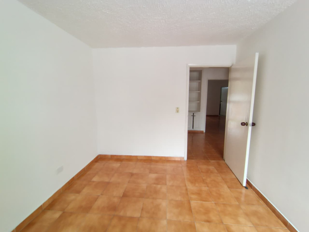 Apartamento en venta en La Riviera, Cúcuta · foto 9 de 24