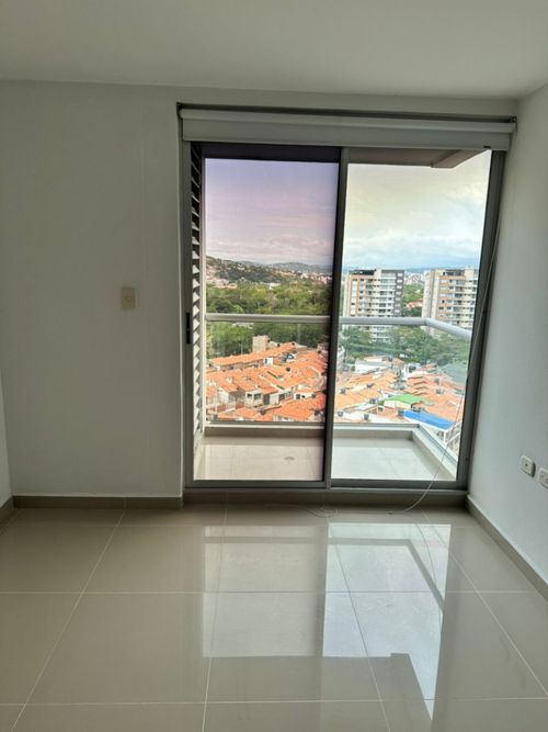 Apartamento de 3 alcobas en venta en La Floresta, Los Patios, 80 m² · foto 5 de 9