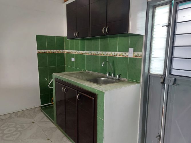 Casa de 2 alcobas en venta en Chaparral, Los Patios, 52 m² · foto 2 de 16