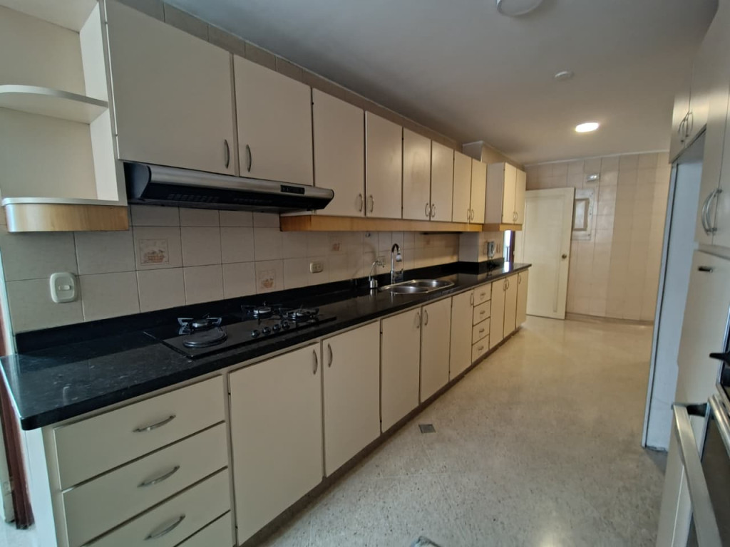 Apartamento en venta en Caobos, Cúcuta · foto 3 de 24