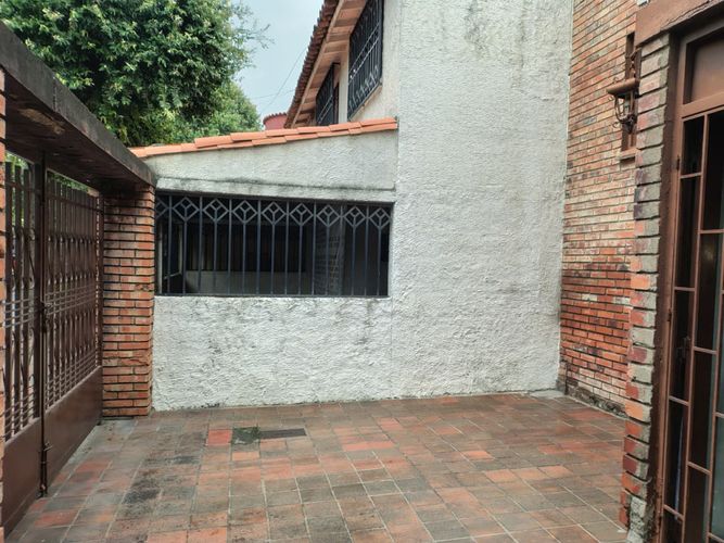 Casa de 3 alcobas en venta en San Eduardo, Cúcuta, 108 m² · foto 2 de 14