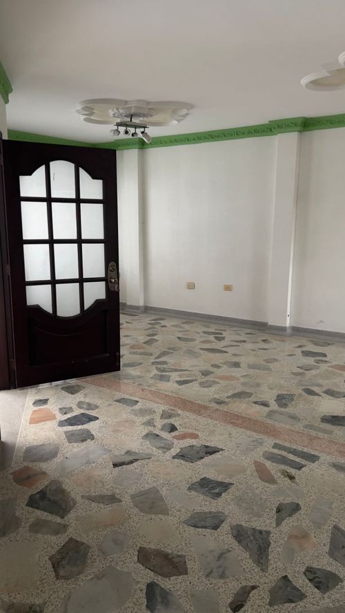 Casa de 4 alcobas en venta en Ciudad Jardin, Cúcuta, 202 m² · foto 2 de 13