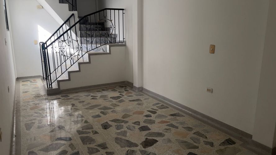 Casa de 4 alcobas en venta en Ciudad Jardin, Cúcuta, 202 m² · foto 10 de 13