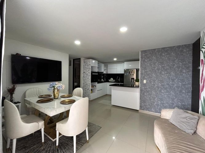 Apartamento de 3 alcobas en venta en La Floresta, Los Patios, 81 m² · foto 4 de 17
