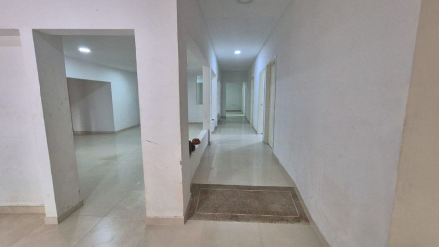 Casa de 8 alcobas en venta en La Riviera, Cúcuta, 415 m² · foto 3 de 12