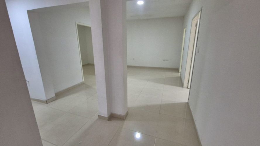 Casa de 8 alcobas en venta en La Riviera, Cúcuta, 415 m² · foto 8 de 12
