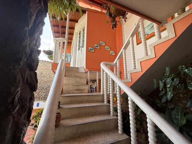 Casa de 4 alcobas en venta en Cr. Vizcaya, Los Patios, 157 m² · foto 4 de 23