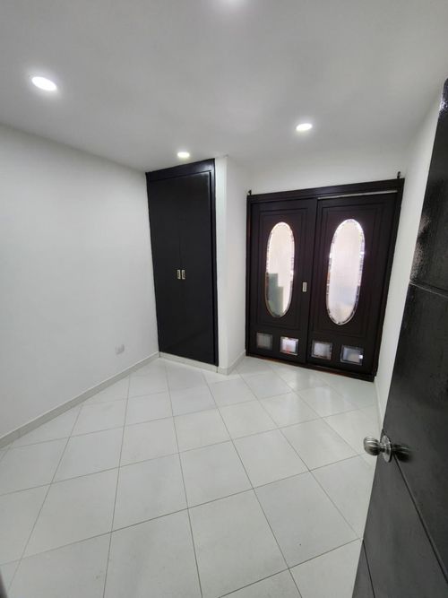 Casa de 6 alcobas en venta en Prados Del Este, Cúcuta, 101 m² · foto 5 de 9