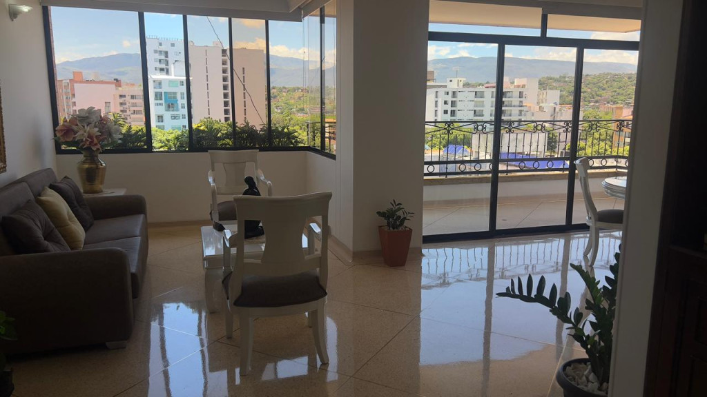 Apartamento en venta en La Riviera, Cúcuta · foto 3 de 16