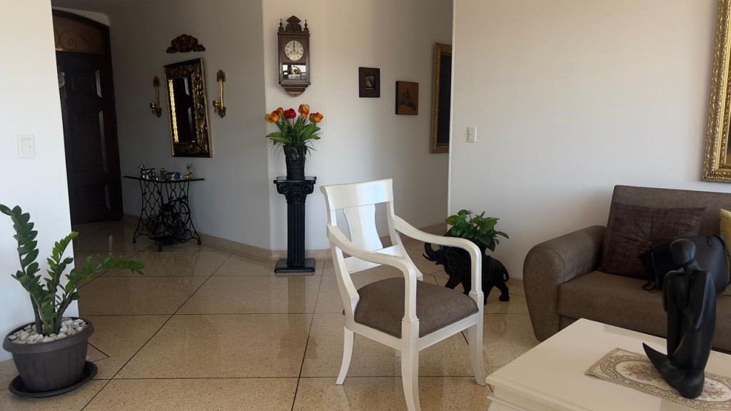 Apartamento en venta en La Riviera, Cúcuta · foto 6 de 16