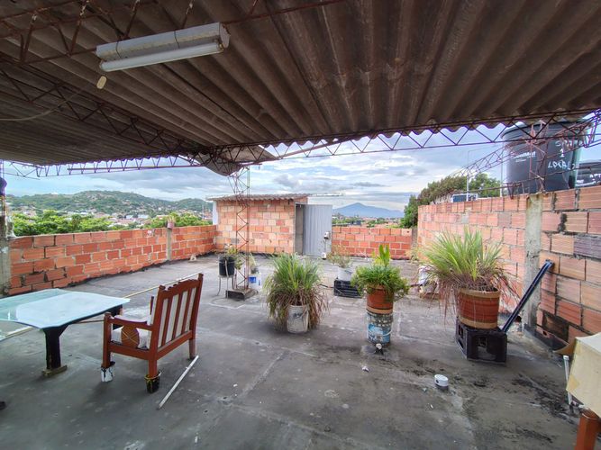 Casa de 4 alcobas en venta en El Contento, Cúcuta, 317 m² · foto 3 de 22