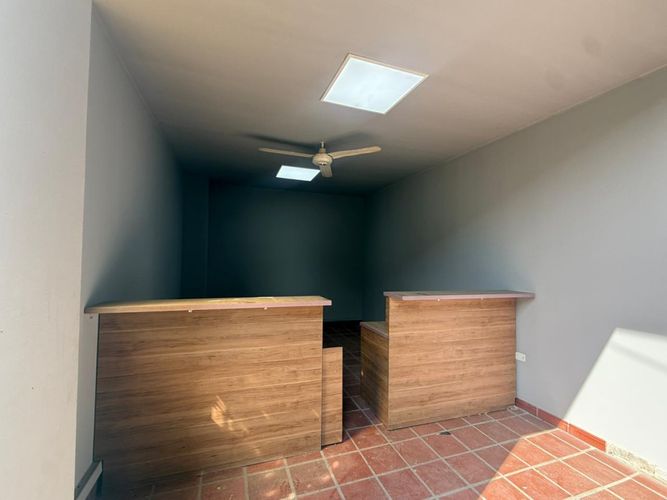 Bodega en venta en Prados Del Norte, Cúcuta, 454 m² · foto 2 de 18