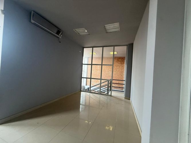 Bodega en venta en Prados Del Norte, Cúcuta, 454 m² · foto 8 de 18