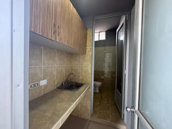 Bodega en venta en Prados Del Norte, Cúcuta, 454 m² · foto 11 de 18