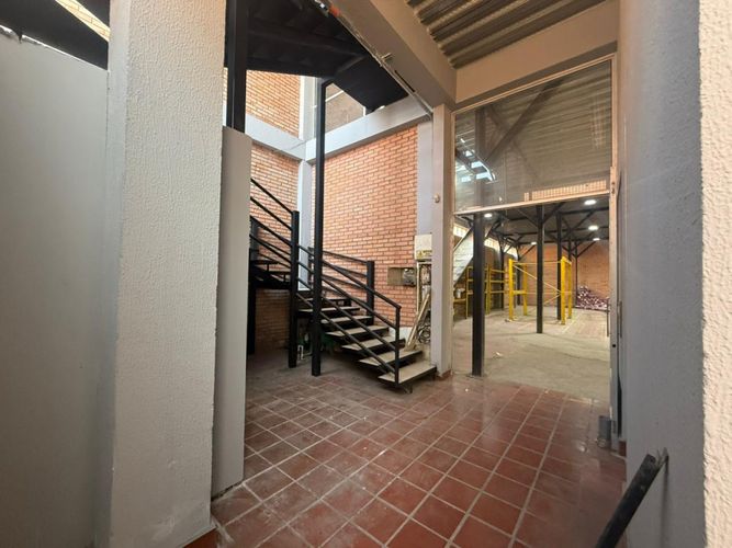 Bodega en venta en Prados Del Norte, Cúcuta, 454 m² · foto 16 de 18