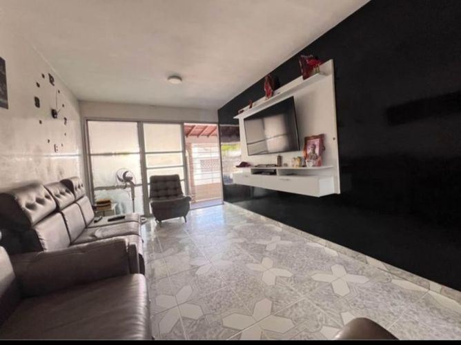 Casa de 4 alcobas en venta en Prados Del Este, Cúcuta, 270 m² · foto 2 de 24