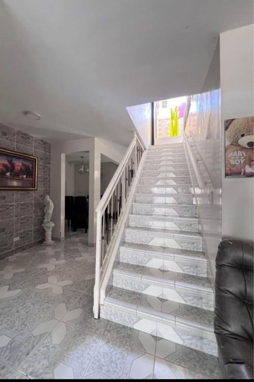 Casa de 4 alcobas en venta en Prados Del Este, Cúcuta, 270 m² · foto 5 de 24