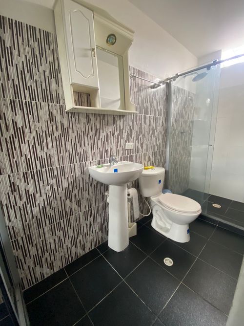 Casa de 4 alcobas en venta en Prados Del Este, Cúcuta, 270 m² · foto 16 de 24