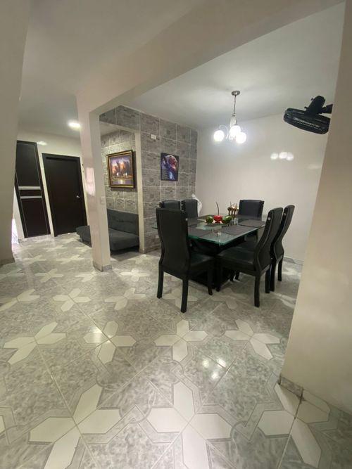 Casa de 4 alcobas en venta en Prados Del Este, Cúcuta, 270 m² · foto 18 de 24