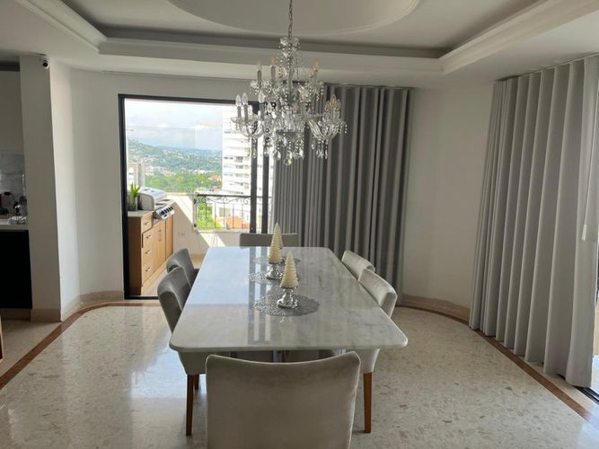 Apartamento de 3 alcobas en venta en La Floresta, Los Patios, 218 m² · foto 2 de 24