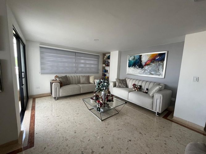 Apartamento de 3 alcobas en venta en La Floresta, Los Patios, 218 m² · foto 4 de 24
