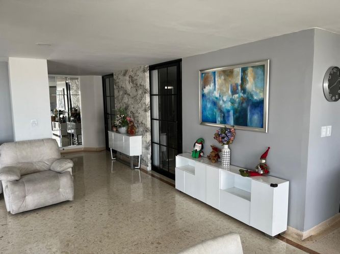Apartamento de 3 alcobas en venta en La Floresta, Los Patios, 218 m² · foto 15 de 24