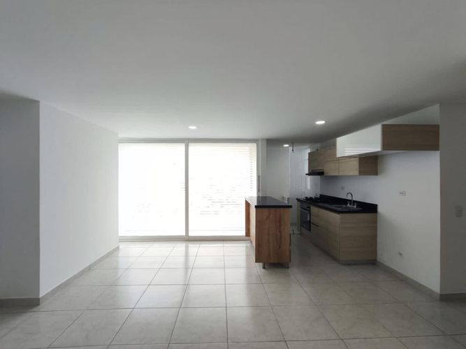Apartamento de 3 alcobas en venta en Patios Centro, Los Patios, 75 m² · foto 2 de 11