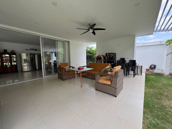 Casa de 5 alcobas en venta en Los Trapiches, Villa del Rosario, 306 m² · foto 3 de 24