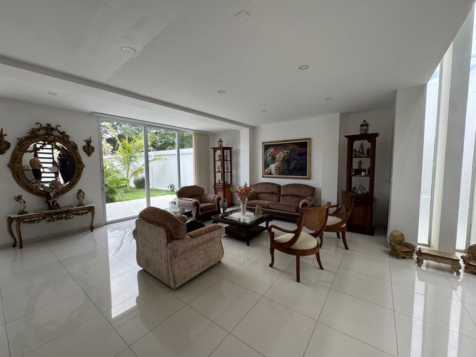Casa de 5 alcobas en venta en Los Trapiches, Villa del Rosario, 306 m² · foto 4 de 24