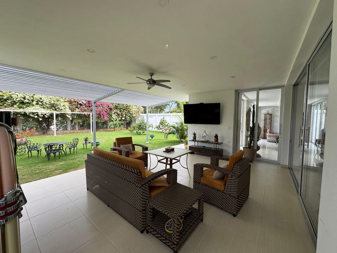 Casa de 5 alcobas en venta en Los Trapiches, Villa del Rosario, 306 m² · foto 5 de 24