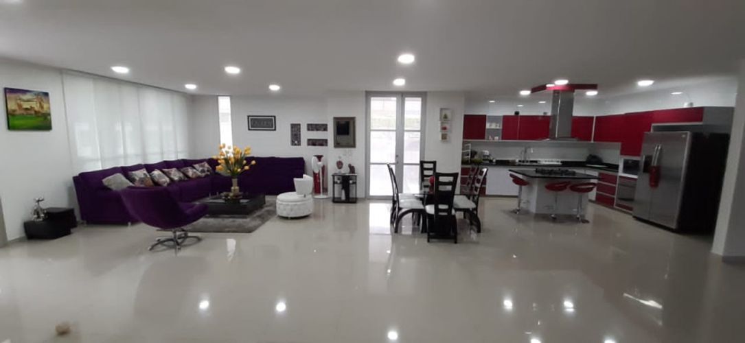 Casa de 5 alcobas en venta en California, Los Patios, 560 m² · foto 4 de 17